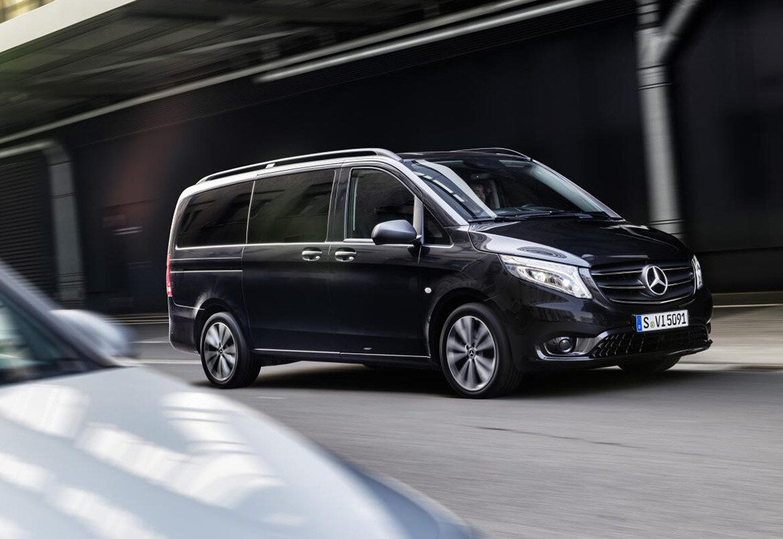 Minibus Van 9 places Premium