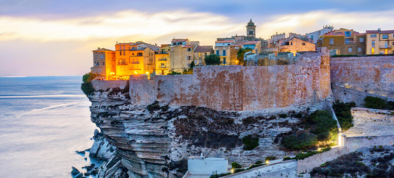 Bonifacio un arrêt obligatoire lors de votre road trip en Corse